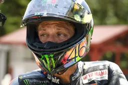 Valentino Rossi e l'Academy: allenamenti per il caldo a oltre 40°