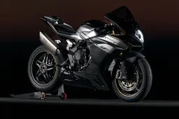 MV Agusta F3 Competizione: tecnica da pista e numeri da collezione