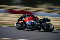 Superbike: Motocorsa rialza la testa, segnali di ripresa con Vickers