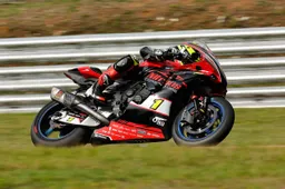 British Superbike Thruxton Gara 1: Ryde vince ancora