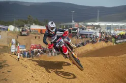 MXGP Portogallo: Tony Cairoli sbaglia, Tim Gajser non perdona