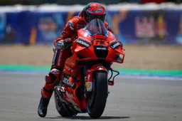 MotoGP, Bagnaia prova a guidare le Ducati vs Yamaha: "Bisogna fermarle"