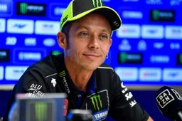 MotoGP, Valentino Rossi rimbalza tra Yamaha e Petronas SRT