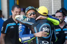 Moto2, Nicolò Bulega saluta la VR46: "Grazie Valentino Rossi"