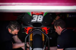 MotoGP, Smith: "Un tetto budget non fa bene ad Aprilia