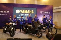 Valentino Rossi e Maverick Vinales: accoglienza 'dance' a Giacarta