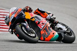 MotoGP, KTM: 'giochi di alette' per Oliveira, Binder e Gardner