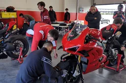 Michele Pirro e Garage51 per il sociale: ai test anche aspiranti meccanici