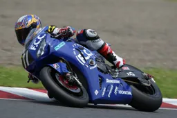 8h Suzuka Qualifiche 2: Yoshimura Suzuki prenota la pole, seguono le Honda