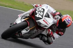 8h Suzuka Qualifiche: Kawasaki svetta con Watanabe, Stoner impressiona