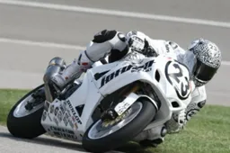 AMA Test Fontana: Aaron Yates al top, John Hopkins indietro