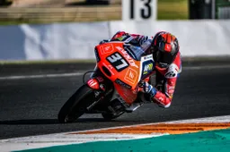 CEV Moto3 Valencia, Gara 2: Pedro Acosta, vittoria al fotofinish