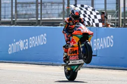 Pedro Acosta, il ritorno del fenomeno: ora diventa l'arbitro della Moto2