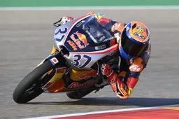 Red Bull Rookies Cup, Valencia: Gara 2 a Holgado, Pedro Acosta campione