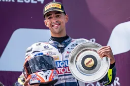 Moto2: Senna Agius eroe in casa, primo podio coi colori di Stoner