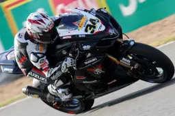 BSB: a Oulton Park Alistar Seeley con una Suzuki Superbike