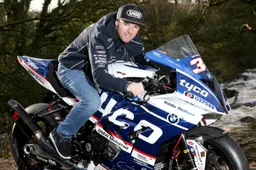 North West 200: Alastair Seeley con Tyco BMW per Superbike e Superstock