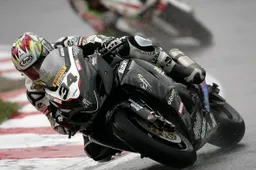 BSB Brands Hatch Gara 1: sorprendente successo di Seeley