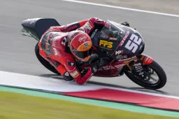 Moto3 Assen: La prima pole di Jeremy Alcoba, Acosta unfit