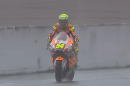 Moto2 Motegi, Prove 2: Pioggia e cadute, comanda Fermin Aldeguer