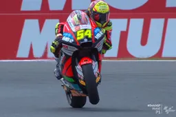 Moto2 Assen: Boscoscuro da record con Aldeguer, Roberts infortunato