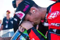 MotoGP, Aleix Espargarò crolla a Valencia: "Non vorrei fare neppure il test"