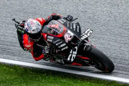 MotoGP, Rivola rimbrotta il box Aprilia: "E' solo colpa nostra"