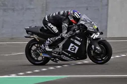 MotoGP, allarme rosso in Aprilia: Aleix Espargarò svela un problema