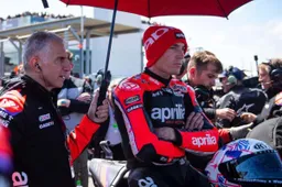 MotoGP, rabbia al box Aprilia: "Non siamo ai livelli dei migliori"