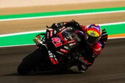 MotoGP, Aleix Espargaró beffato: "Marquez l'ha distrutto"