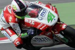 250cc: Aleix Espargaro confermato dal Balatonring Team