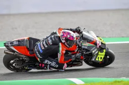 MotoGP Valencia, FP3: Aleix Espargaró al top, Rossi 10° a tre decimi