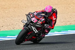 MotoGP Jerez: Aleix Espargaro pole position nel caos