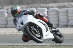Superstock 1000: poker d'assi per il Team Pedercini