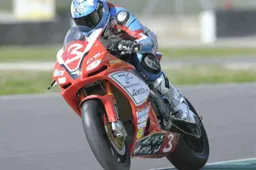 CIV Superstock 1000 Mugello Gara: Corradi porta la Aprilia alla vittoria