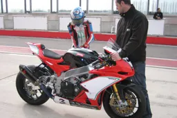 CIV: test per Alessio Corradi con la Aprilia RSV4 APRC