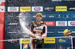 Alex Bernardi, pilota lavoratore "Non vorrei alzarmi a mezzogiorno"