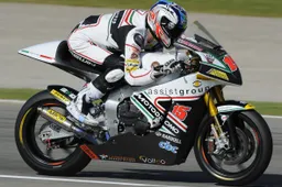 Moto2: Alex De Angelis resta al team JiR anche per il 2011