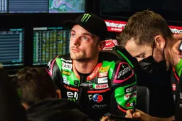 Superbike, Alex Lowes: "Anche Rea cadeva ma è stato più fortunato"