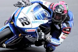 BSB Thruxton Prove Libere 1: Lowes svetta sul bagnato