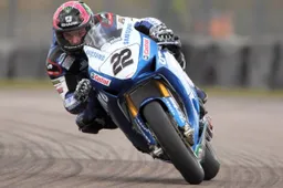BSB Thruxton Prove Libere 3: Lowes prima della pioggia