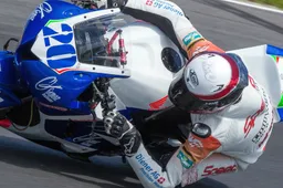 Supersport: Alex Phillis con AARK Honda a Phillip Island