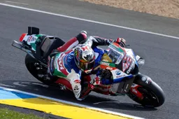 MotoGP, Alex Rins si racconta: "Piangevo dal dolore"