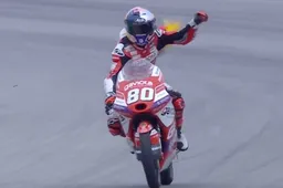 Moto3 Catalunya: David Alonso in trionfo tra scintille e colpi di scena