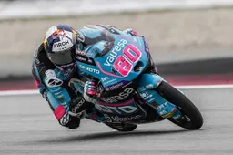 Moto3 Barcellona: Alonso firma l'ultima pole, annunci a raffica per il 2025