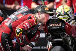 Superbike, Alvaro Bautista annuncia: "Deciderò presto il mio futuro"