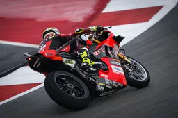 Superbike Catalunya: Alvaro Bautista nona sinfonia Rea e Toprak distanziati