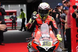 Superbike Australia: Alvaro Bautista pole! Più veloce di Rea e della pioggia