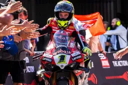 Superbike, Bautista più forte del vento: "Toprak ha fatto uno step"