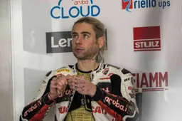 Superbike, Bautista sfida Rinaldi: "Stagione difficile per entrambi"
